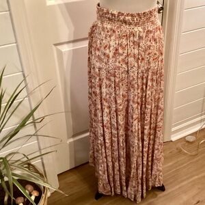 WILD MOSS WOMEN'S PAISLEY PRINT HIGH-LOW MIDI SKIRT